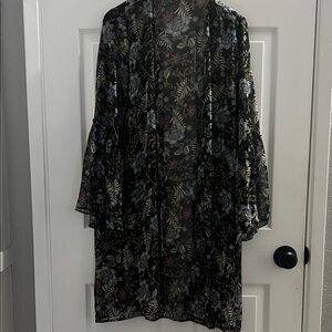 American Eagle Outfitters Black Floral Robe